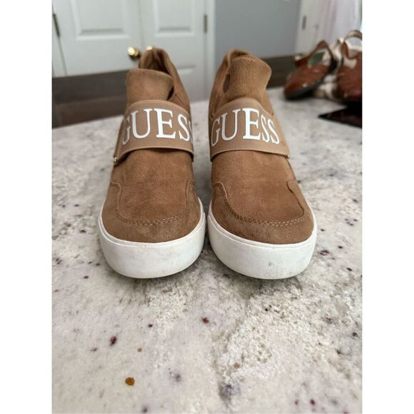 Guess Cosmos Tan Faux Suede Wedge Sneaker sz 7 EUC - Picture 3 of 7